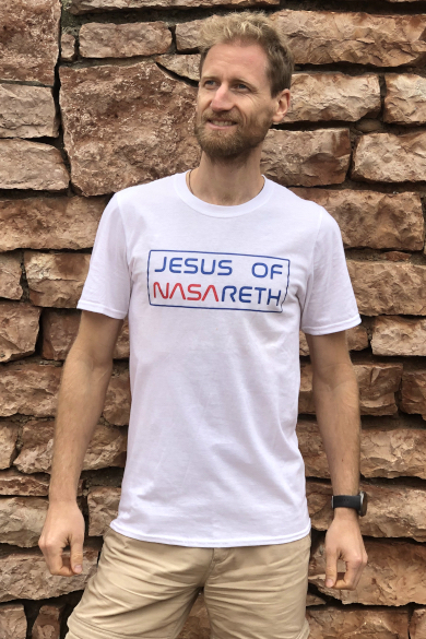 Férfi fehér póló, "Jesus of Nasareth" mintával