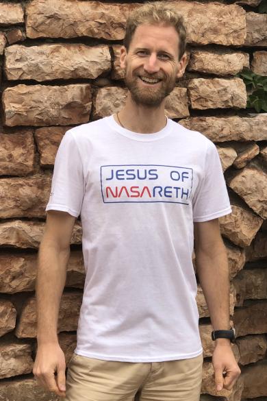 Férfi fehér póló, "Jesus of Nasareth" mintával