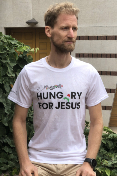 Férfi fehér póló, "Hung(a)ry for Jesus" mintával