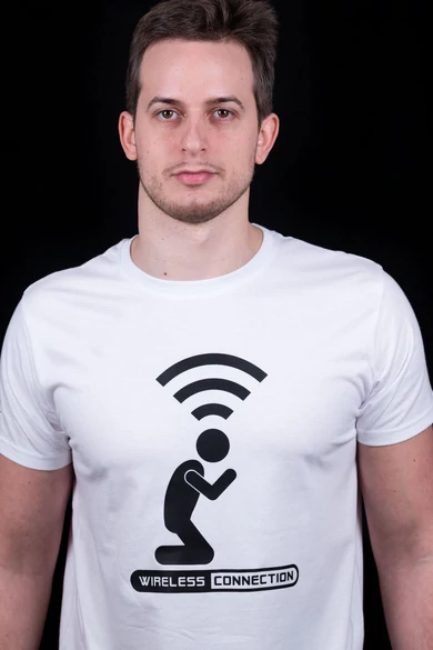 Férfi rövid ujjú fehér póló, "Wifi" mintával
