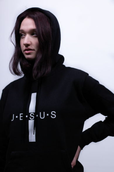 Női fekete kapucnis pulóver, "Egyenlőszárú kereszt, Jesus szárral" mintával