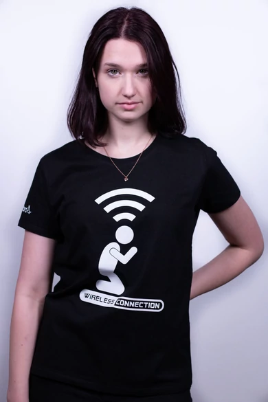 Női rövid ujjú fekete póló, "Wifi" mintával
